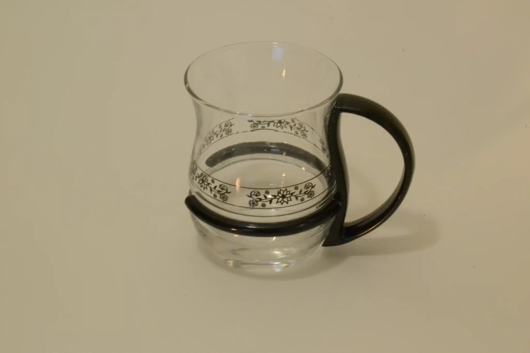 Ocean teemuki irroitettavalla mustalla muovikahvalla. Tilavuus 0,26 litraa.